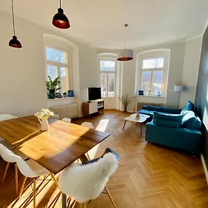 https://park-view-apartment.marianskelaznehotels.net